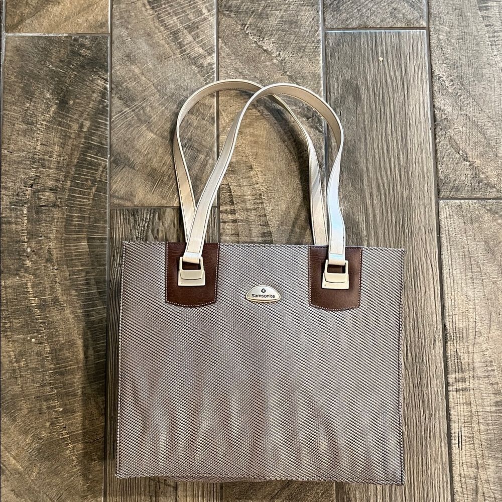 NWOT Samsonite multi purpose lap top bag, zip closure.